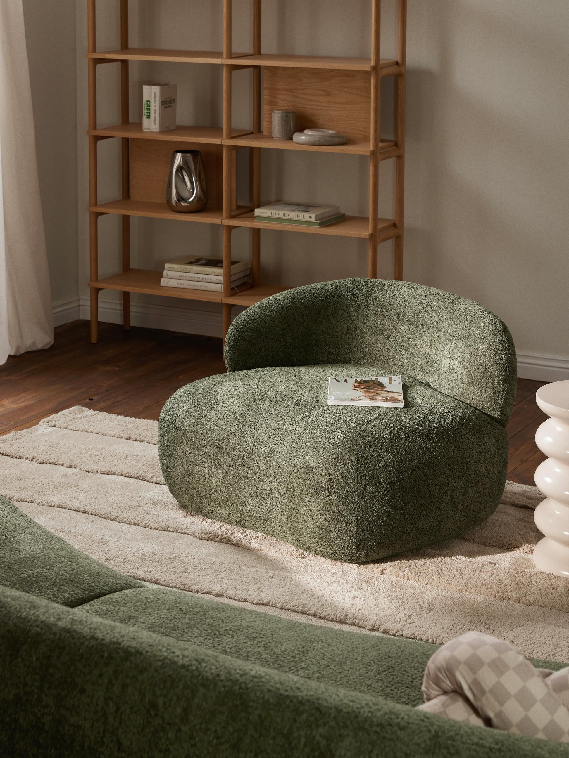 Albrizza Lounge Chair in Teddy Bouclé