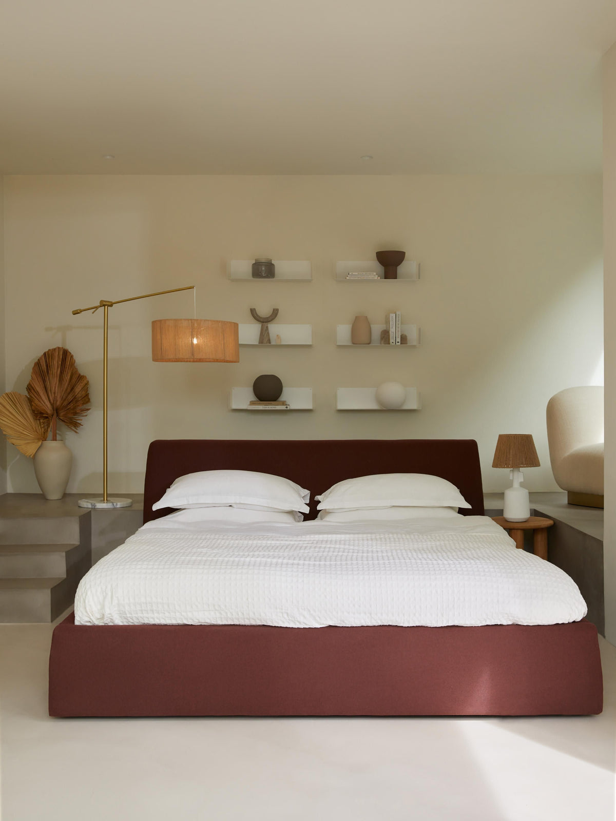 Clovinta Upholstered Storage Bed