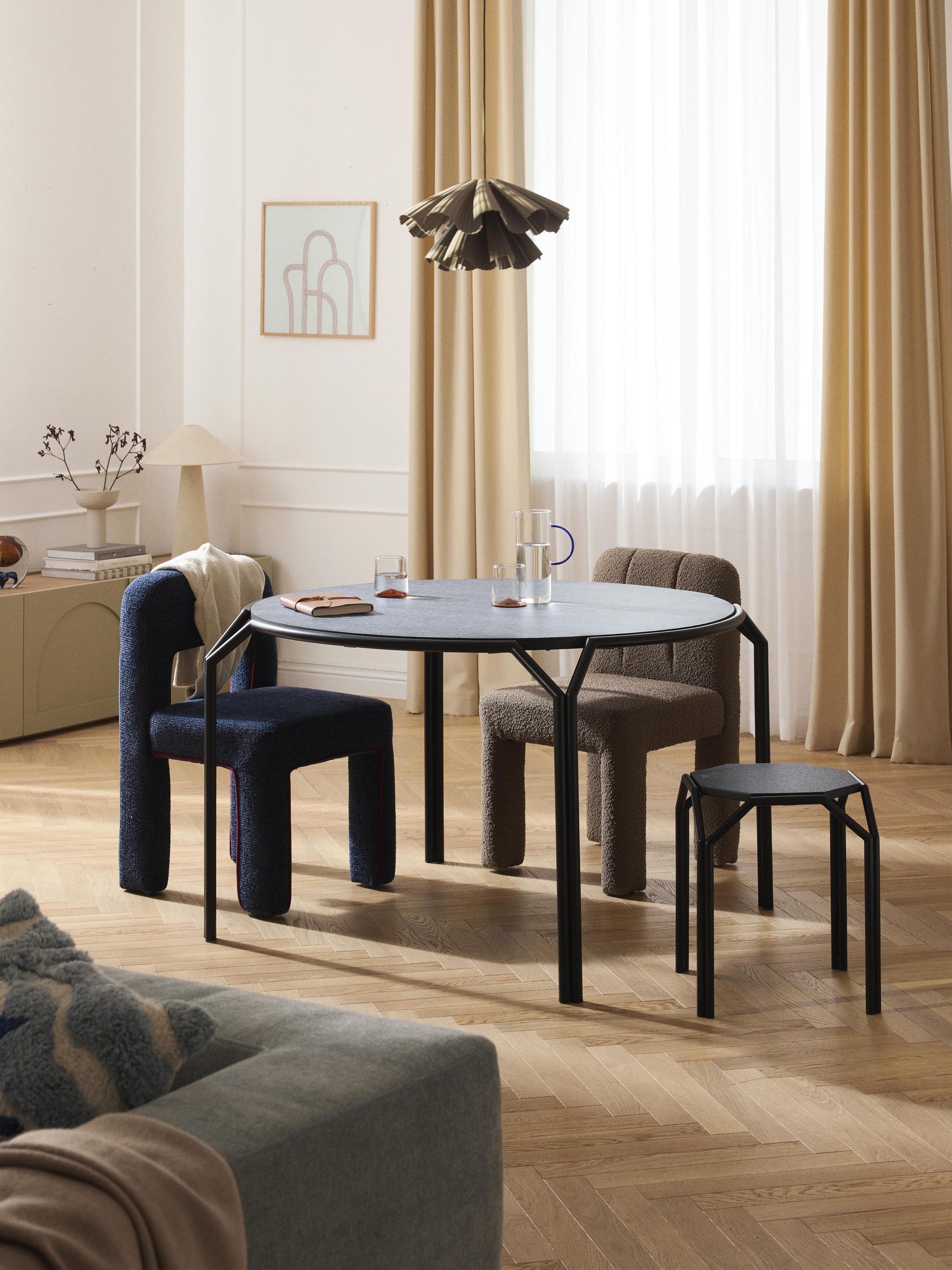 Danvarso Round Dining Table, Ø 120 cm