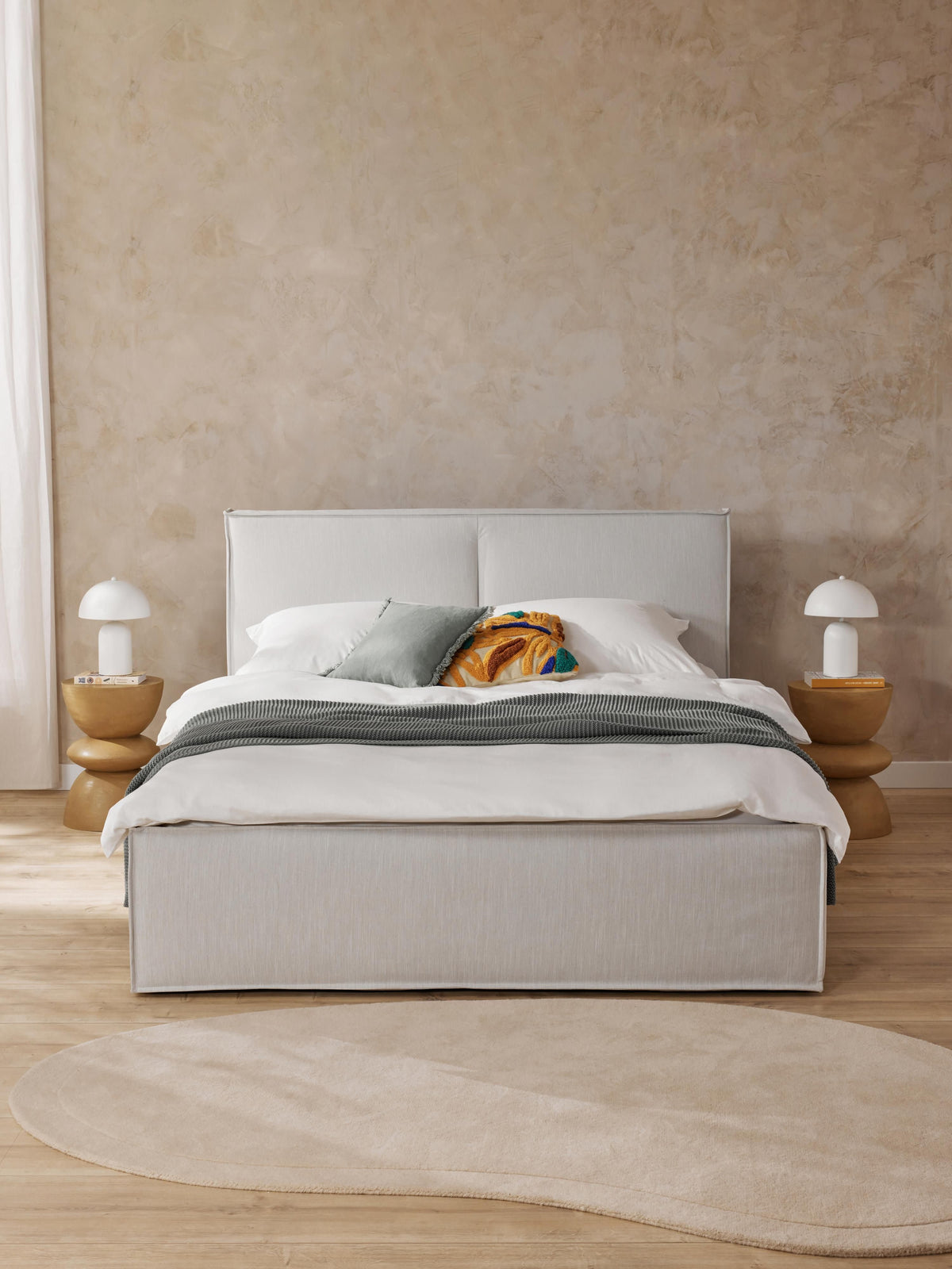 Drenalto Upholstered Storage Bed