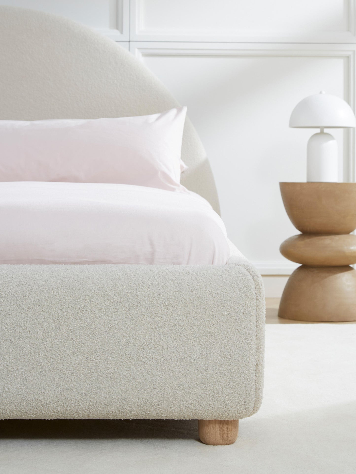 Ebbaluce Upholstered Bed in Teddy