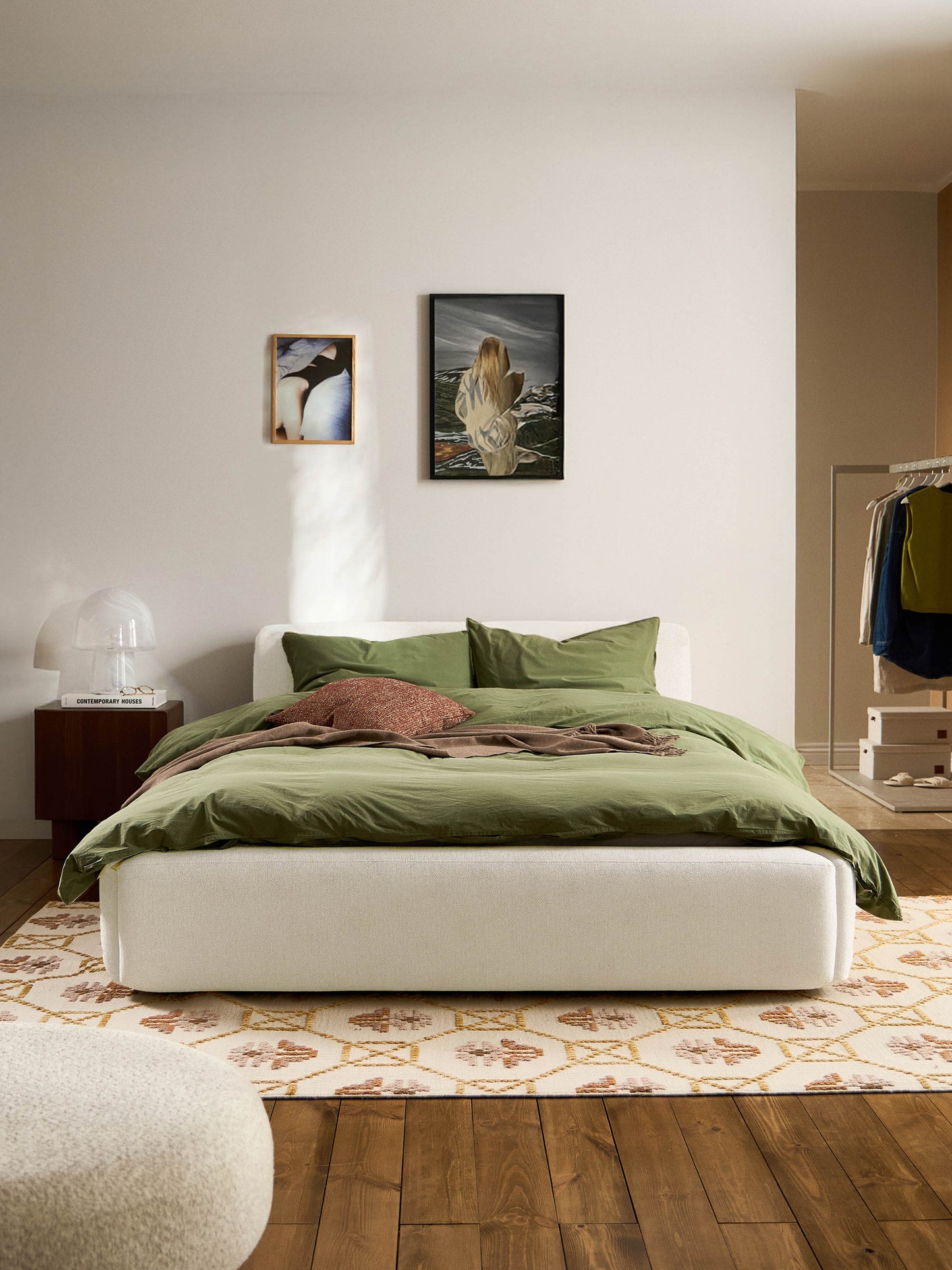 Melvasso Bed, Upholstered