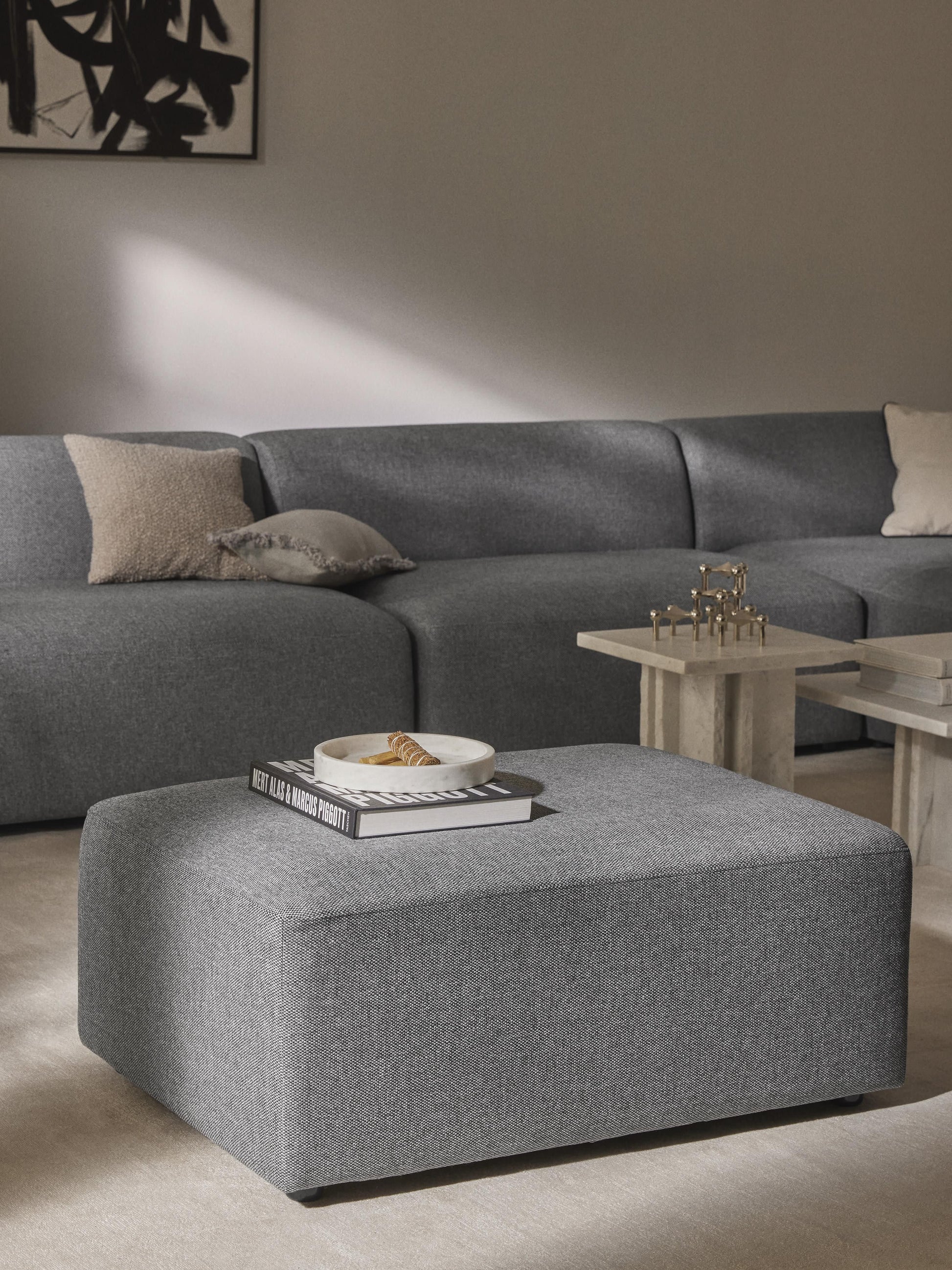 Melvasso Stool, W 99 x D 72 cm