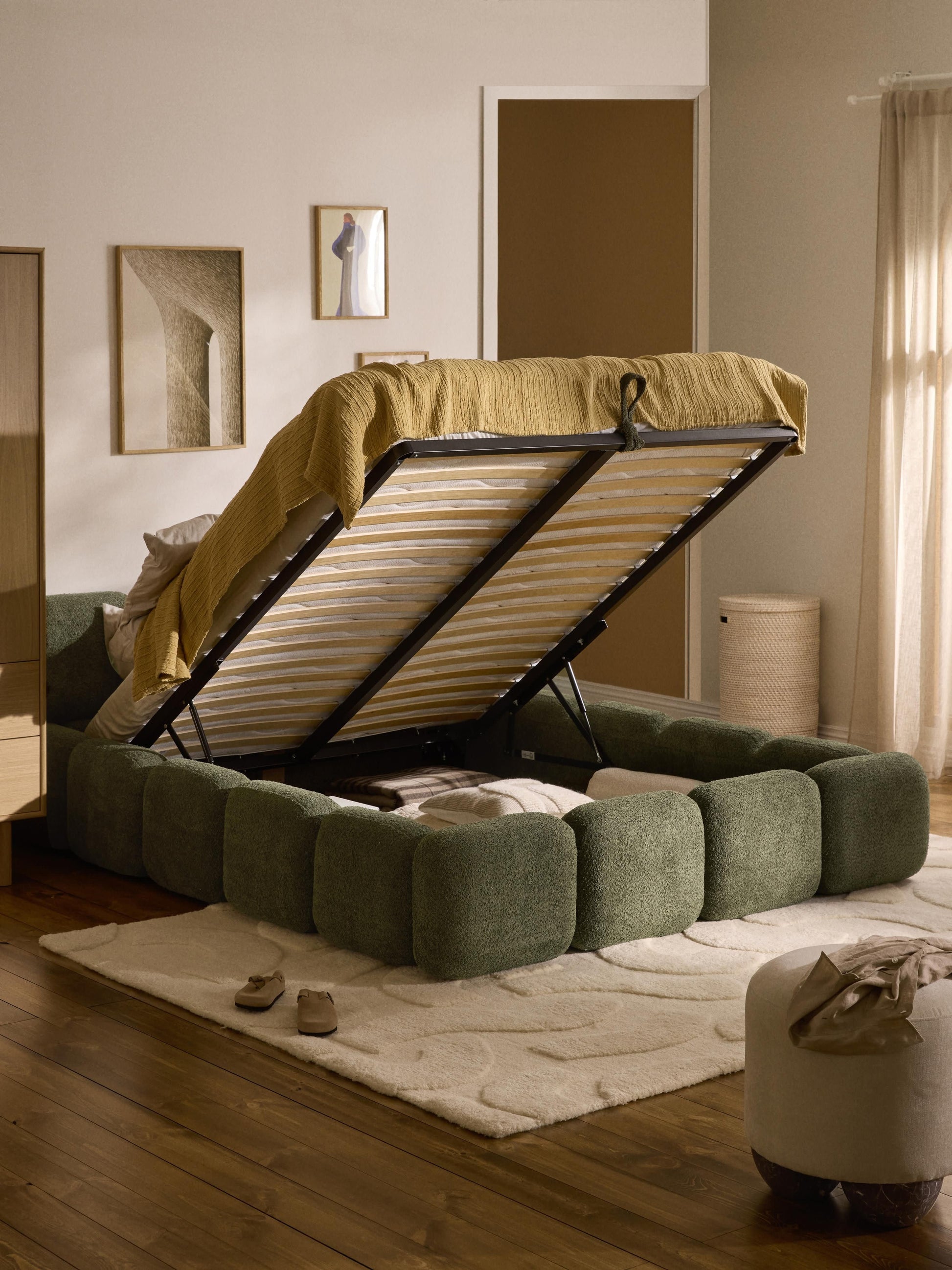 Taymonde Upholstered Bed in Teddy Bouclé with Storage
